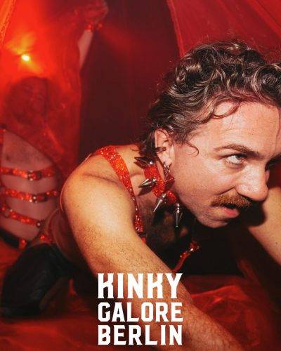 2025_aderholdprojects_fotografie_event_party_kinky_galore_fetisch_Hamburg_UebelGefaehrlich9377