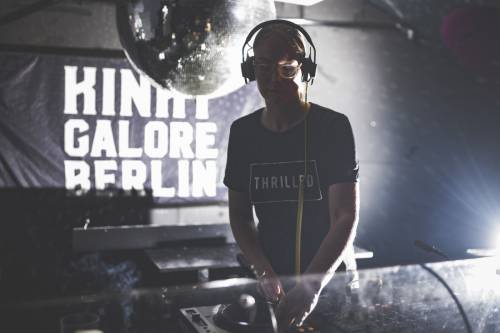 KinkyGaloreFREUD sensualshootFFM-4509