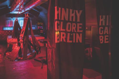 KinkyGaloreFREUD sensualshootFFM-4551