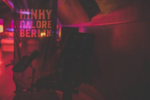 KinkyGaloreFREUD sensualshootFFM-4565