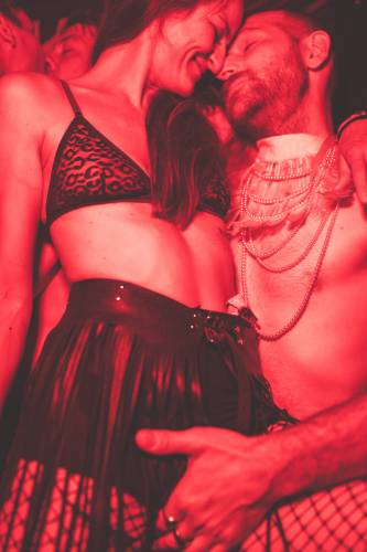 KinkyGaloreFREUD sensualshootFFM-5403