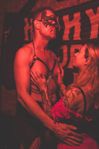 KinkyGaloreFREUD sensualshootFFM-5822