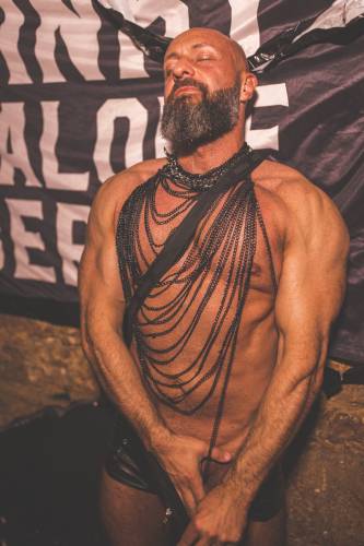 KinkyGaloreFREUD sensualshootFFM-6768