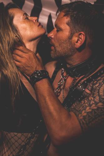 KinkyGaloreFREUD sensualshootFFM-6844