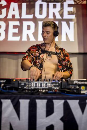 KinkyGalore sensualshootFFM 5years-34