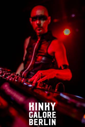 KinkyGaloreMannheim sensualshootFFM-7163