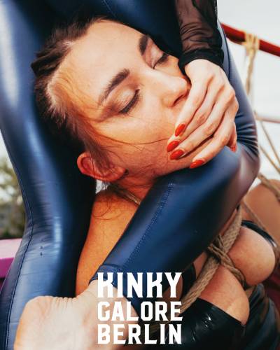 2024_aderholdprojects_kinky_galore_berlin_party_veranstaltung_fotografie_fetish_porn_kunst_1431
