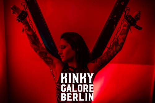KinkyGaloreStuttgart_sensualshootFFM_mitLogo-0140-001