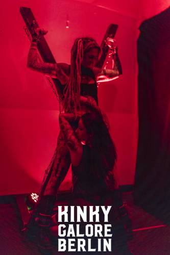 KinkyGaloreStuttgart_sensualshootFFM_mitLogo--022