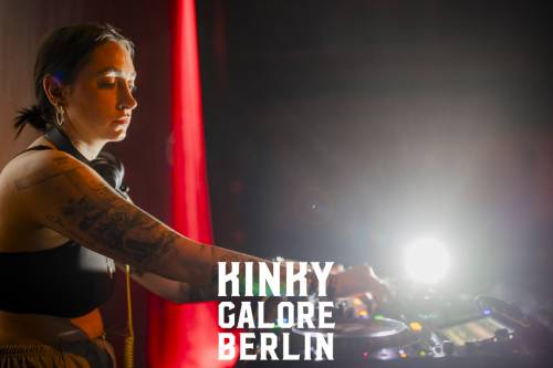 KinkyGaloreStuttgart_sensualshootFFM_mitLogo-0669-020