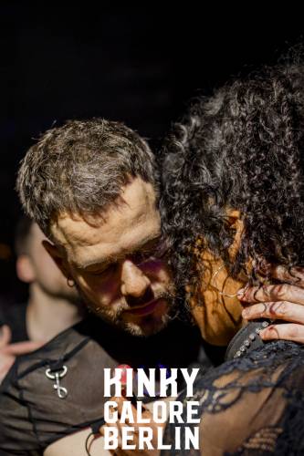 KinkyGaloreStuttgart_sensualshootFFM_mitLogo-0783-023