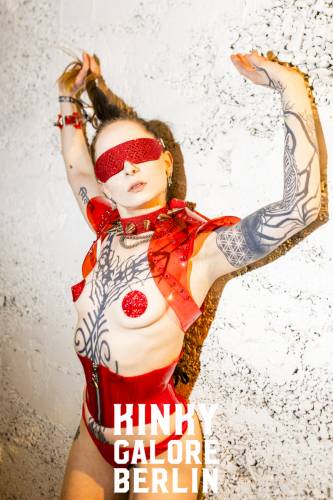 KinkyGaloreStuttgart_sensualshootFFM_mitLogo-1315-060