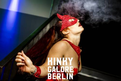 KinkyGaloreStuttgart_sensualshootFFM_mitLogo-1466-070