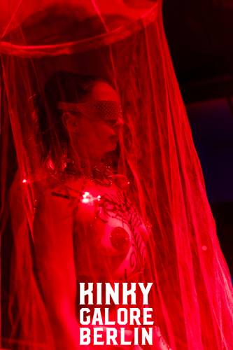 KinkyGaloreStuttgart_sensualshootFFM_mitLogo-1489-071