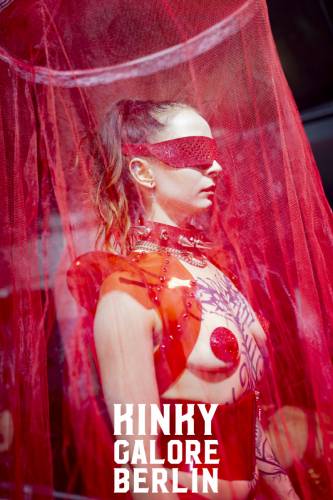 KinkyGaloreStuttgart_sensualshootFFM_mitLogo-1491-072