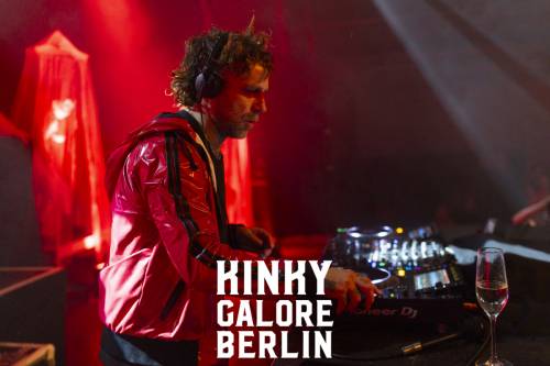 KinkyGaloreStuttgart_sensualshootFFM_mitLogo-1538-075
