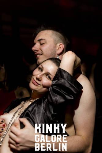 KinkyGaloreStuttgart_sensualshootFFM_mitLogo-2063-101