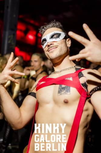 KinkyGaloreStuttgart_sensualshootFFM_mitLogo-2121-104