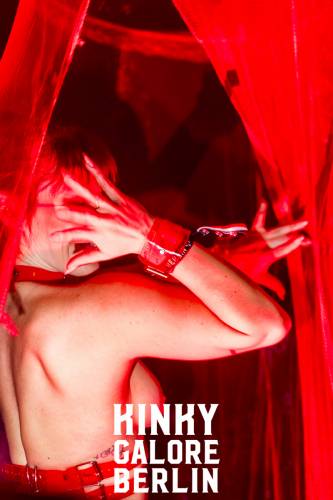 KinkyGaloreStuttgart_sensualshootFFM_mitLogo-2380-114