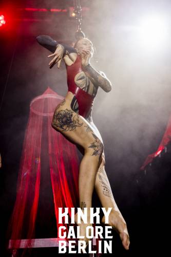 KinkyGaloreStuttgart_sensualshootFFM_mitLogo-2504-120