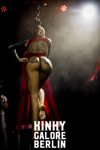 KinkyGaloreStuttgart_sensualshootFFM_mitLogo-2508-121