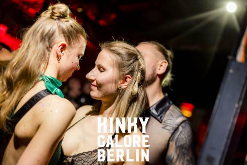 KinkyGaloreStuttgart_sensualshootFFM_mitLogo-2767-136