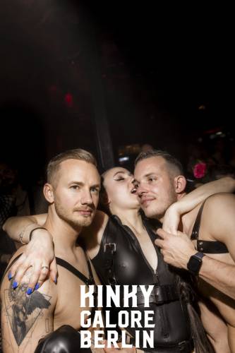 KinkyGaloreStuttgart_sensualshootFFM_mitLogo-2861-139