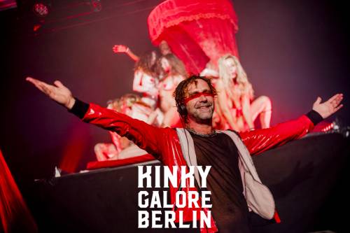 KinkyGaloreStuttgart_sensualshootFFM_mitLogo-3584-168