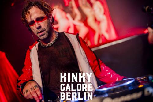 KinkyGaloreStuttgart_sensualshootFFM_mitLogo-3602-169