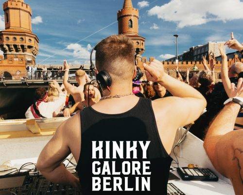 2025_aderholdprojects_fotografie_event_party_kinky_galore_fetisch_BootsParty_Berlin7008