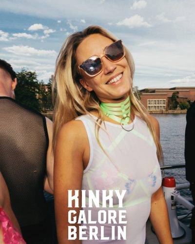 2025_aderholdprojects_fotografie_event_party_kinky_galore_fetisch_BootsParty_Berlin7174