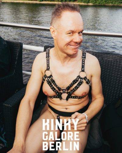 2025_aderholdprojects_fotografie_event_party_kinky_galore_fetisch_BootsParty_Berlin7258