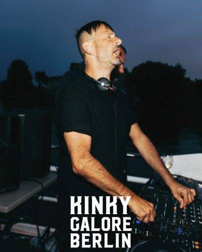 2025_aderholdprojects_fotografie_event_party_kinky_galore_fetisch_BootsParty_Berlin7711