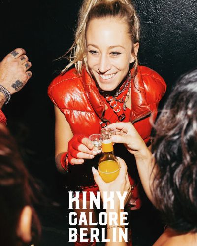 2025_aderholdprojects_fotografie_event_party_kinky_galore_fetisch_Hamburg_UebelGefaehrlich5070