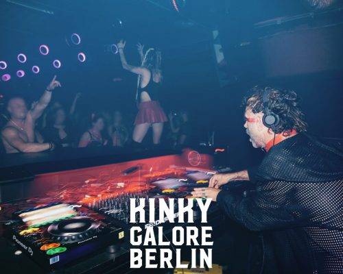 2025_aderholdprojects_fotografie_event_party_kinky_galore_fetisch_Stuttgart_FridasPier2378